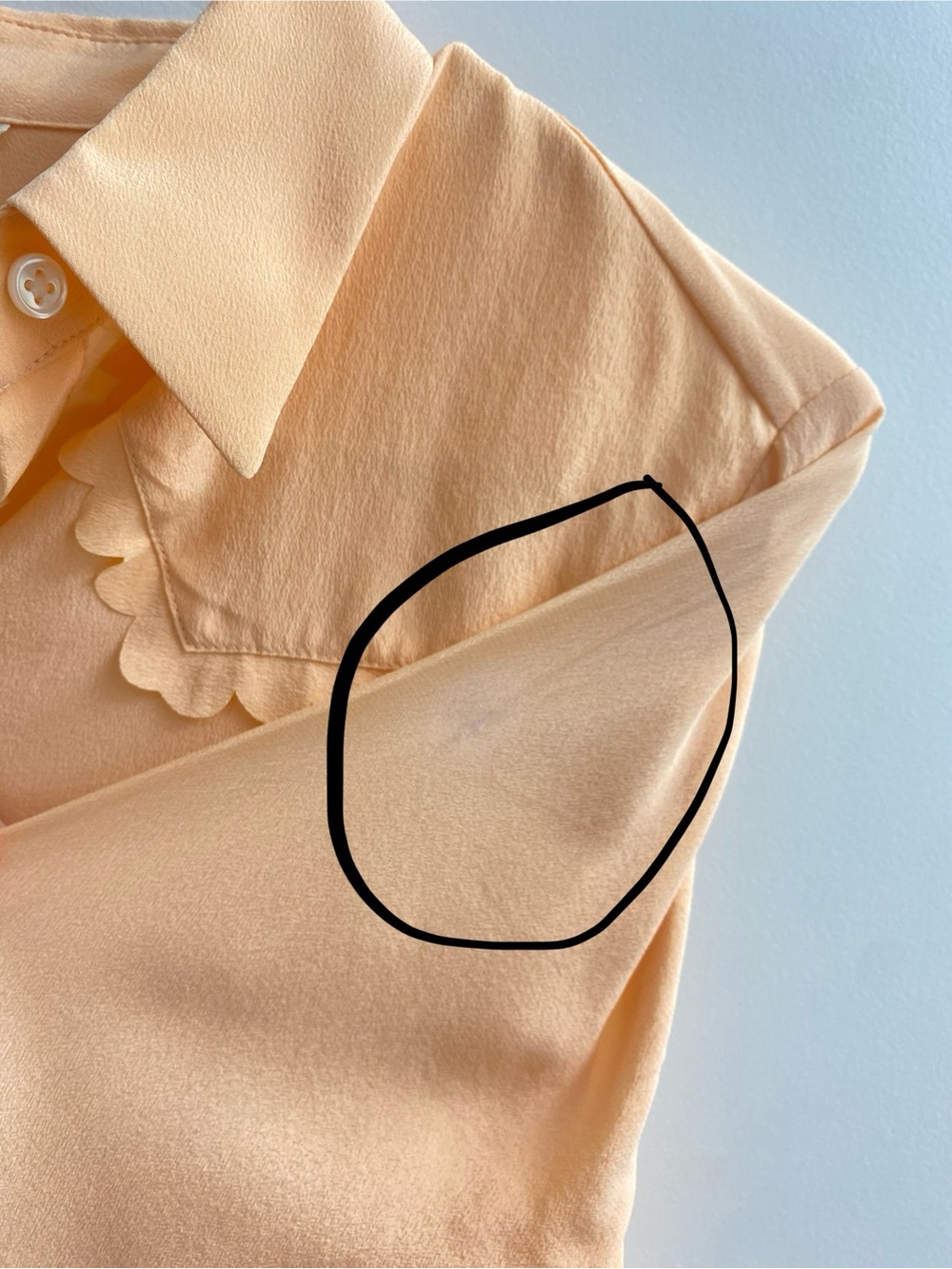 Levi's 100% Silk Collar Button-Down Top - Picture 6 of 11
